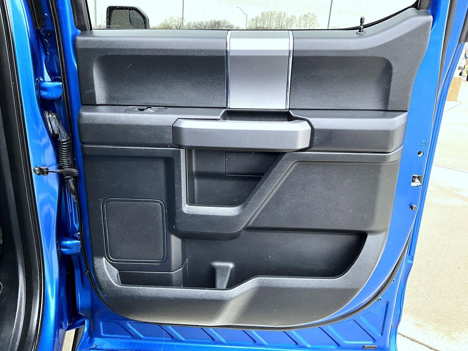 Used 2015 Ford F150 XLT w/ Equipment Group 301A Mid image 18