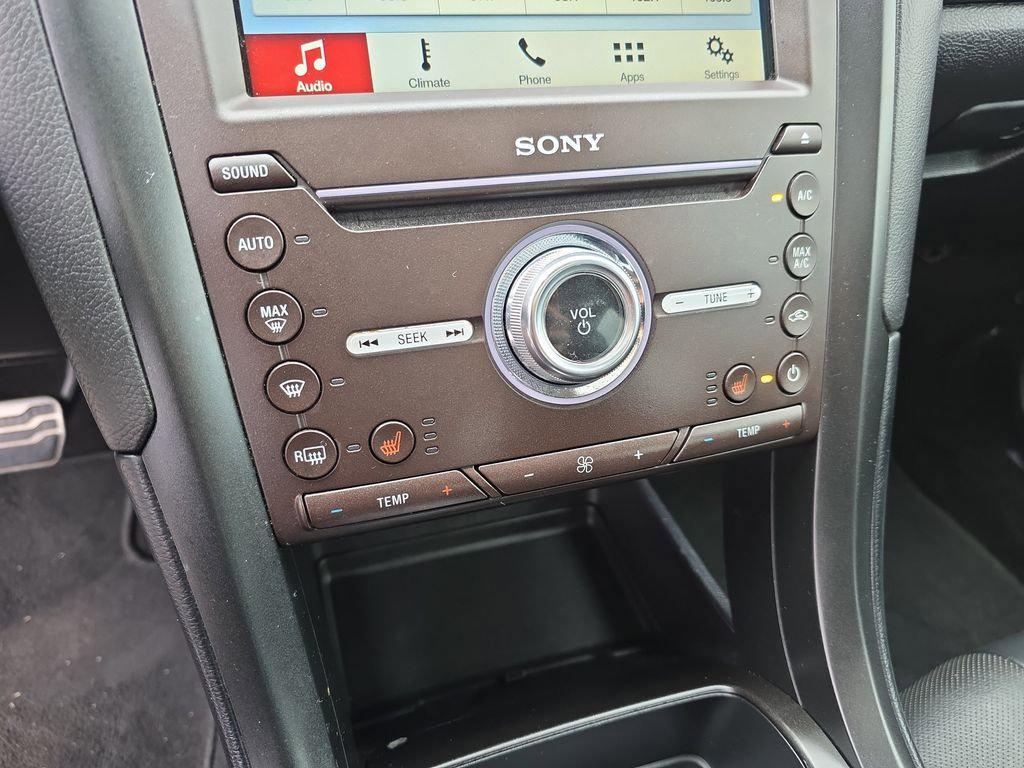 Used 2018 Ford Fusion Titanium image 25