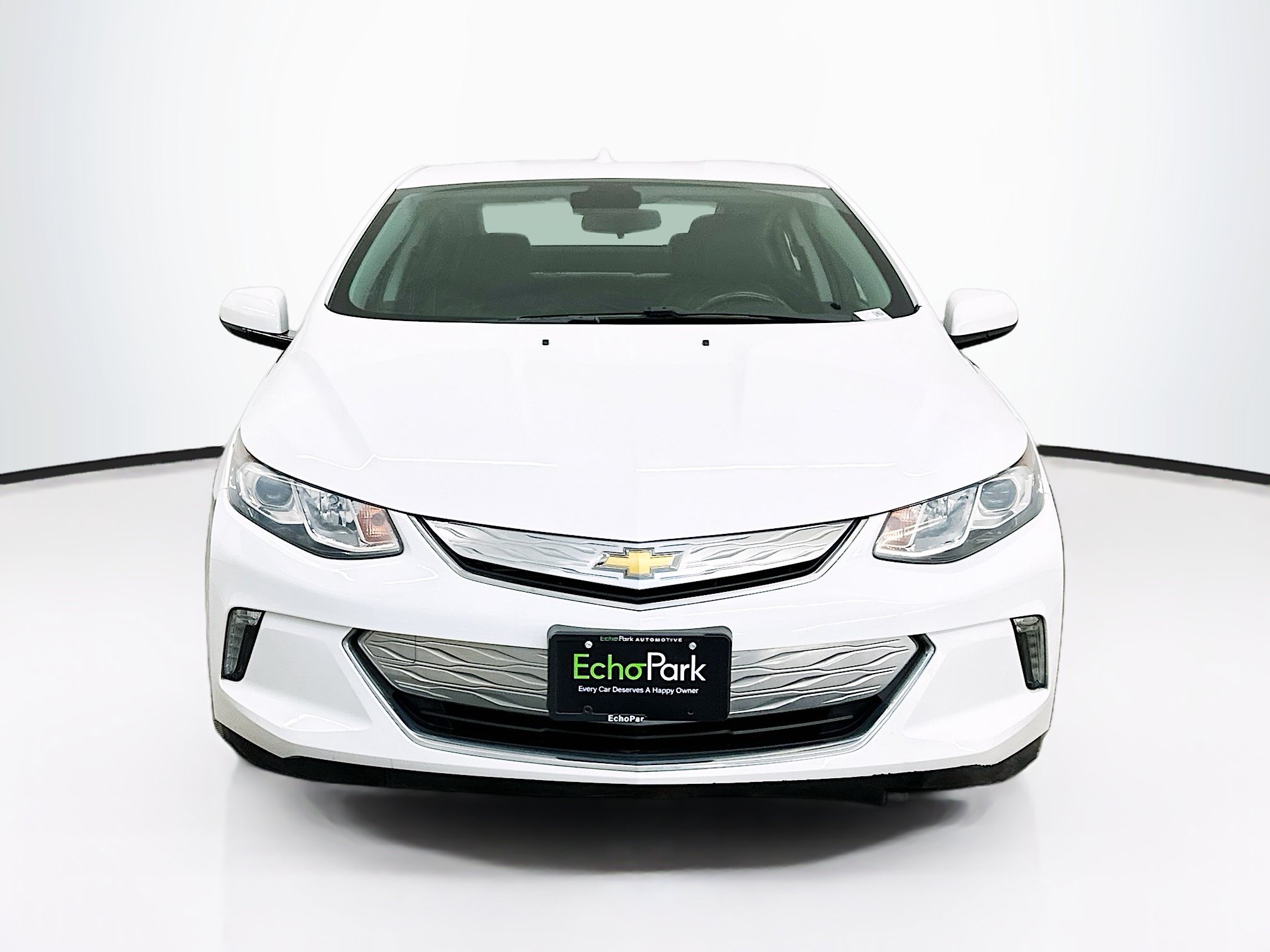 Used 2018 Chevrolet Volt LT w/ Comfort Package FWD image 2