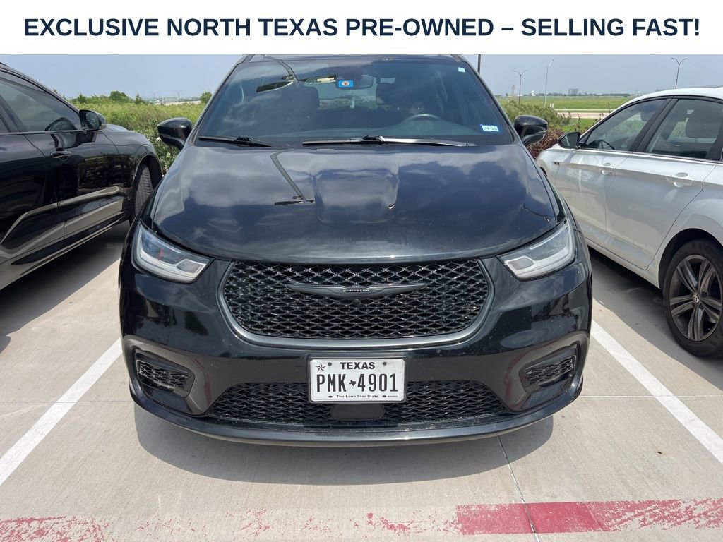 Used 2021 Chrysler Pacifica Touring w/ S Appearance Package FWD image 3