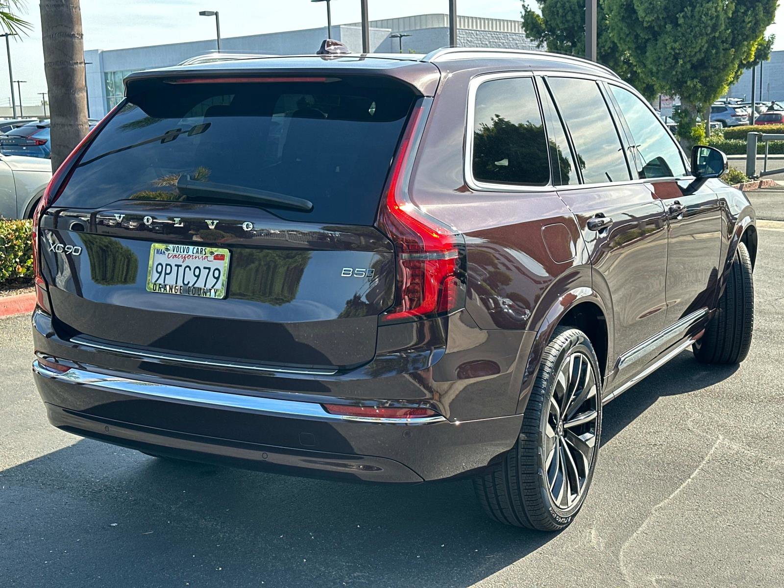 Certified 2025 Volvo XC90 B5 Core w/ Protection Package Premier image 4