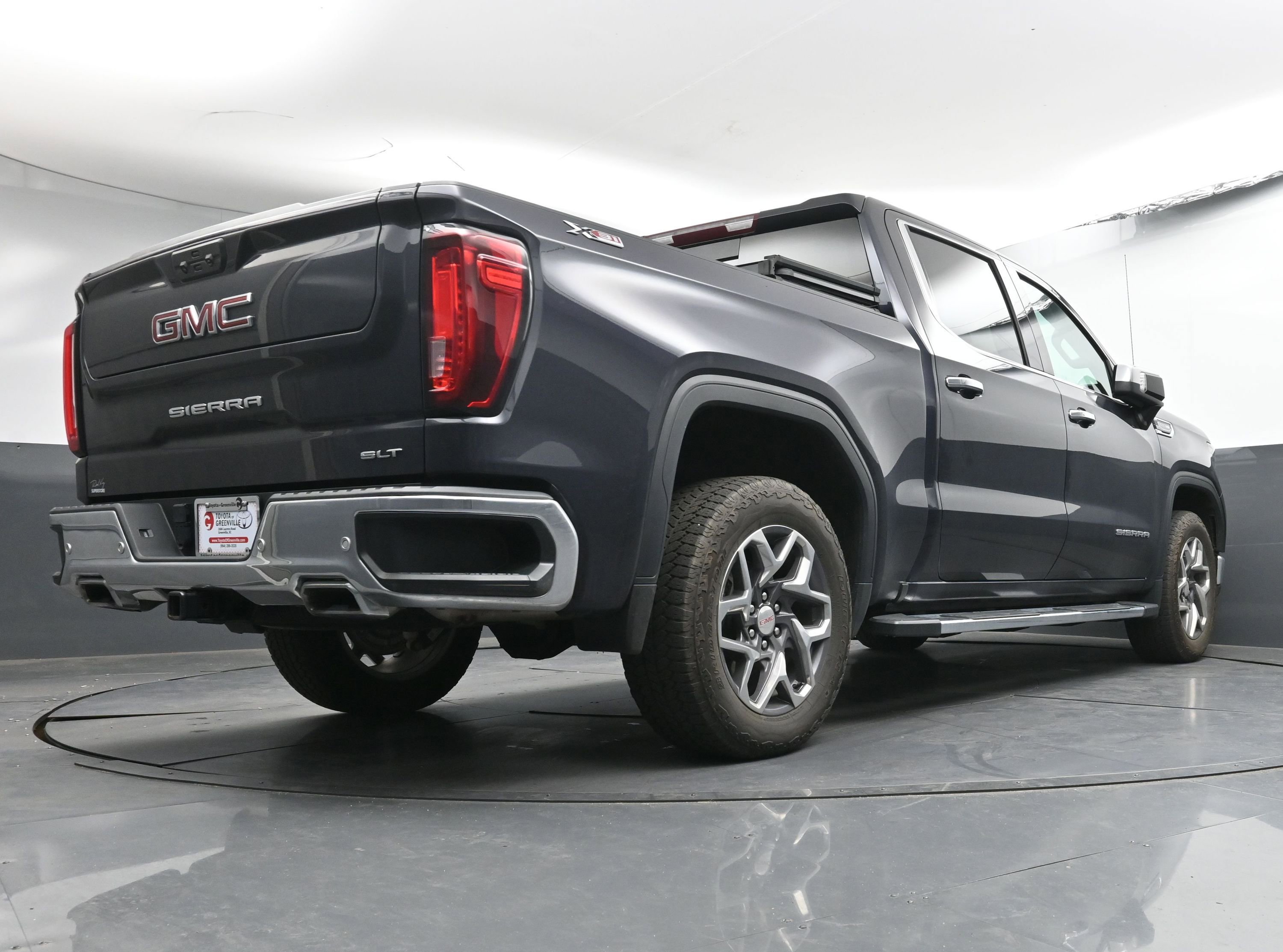 Used 2024 GMC Sierra 1500 SLT w/ SLT Premium Plus Package image 28