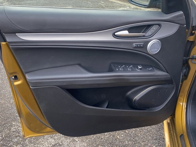 Used 2022 Alfa Romeo Stelvio Veloce image 18