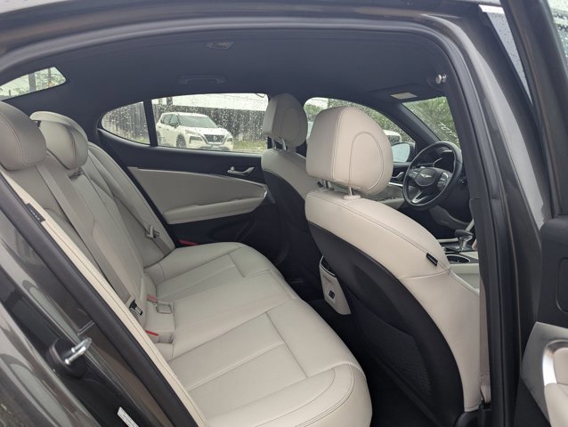 Used 2025 Genesis G70 2.5T image 13