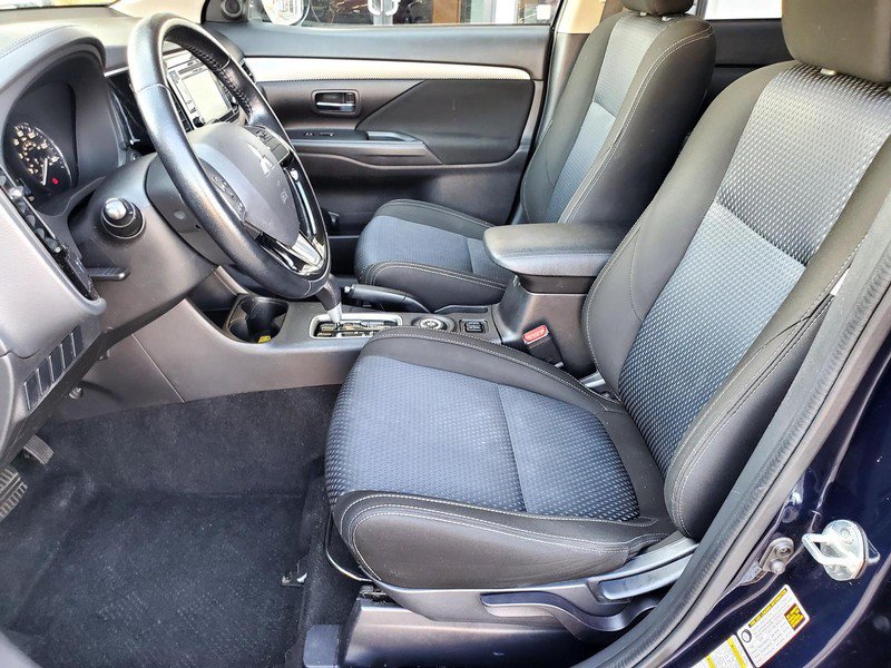 Used 2016 Mitsubishi Outlander SE AWD/4WD image 12
