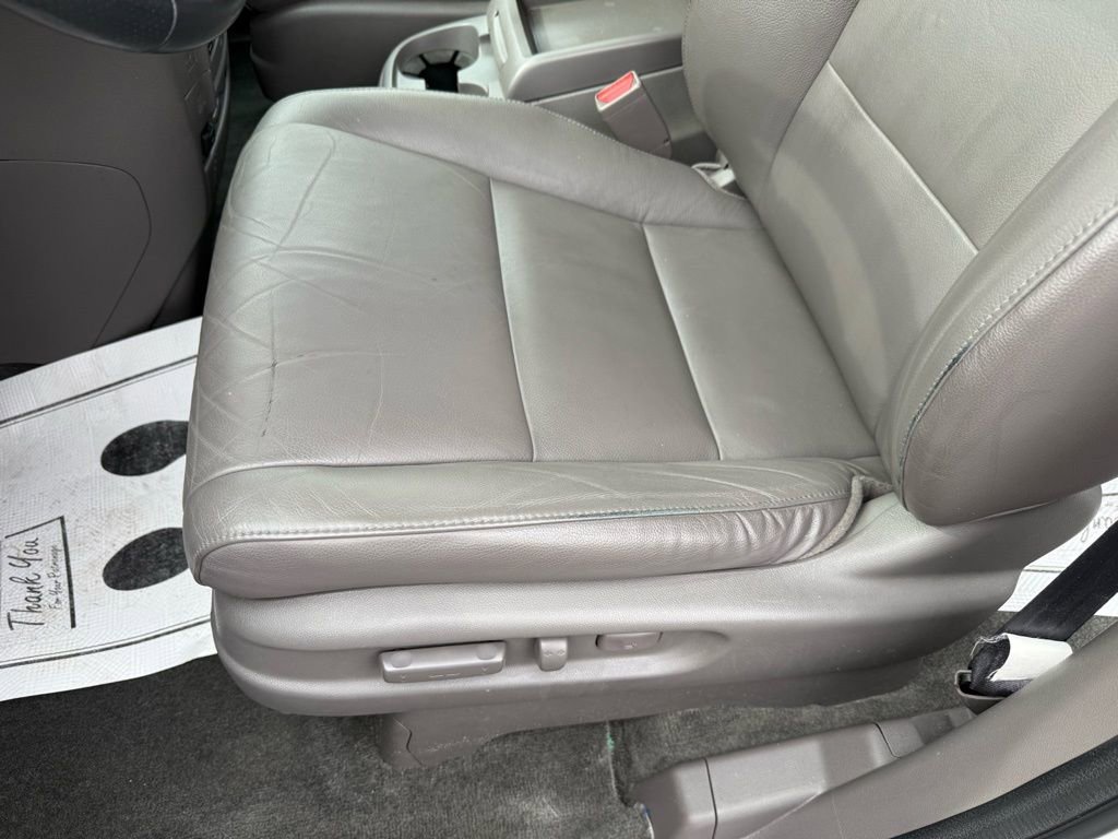 Used 2016 Honda Odyssey Touring Elite image 11