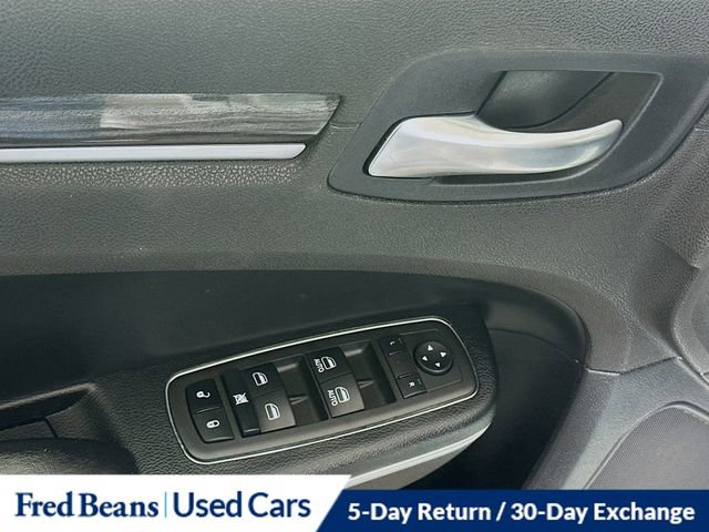 Used 2022 Chrysler 300 Touring L w/ Popular Equipment Group image 18