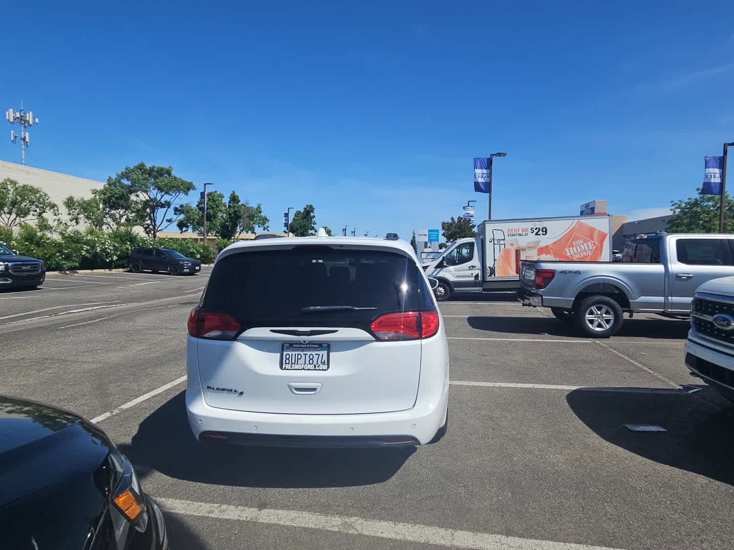 Used 2020 Chrysler Pacifica Touring-L Plus w/ S Appearance Package image 7