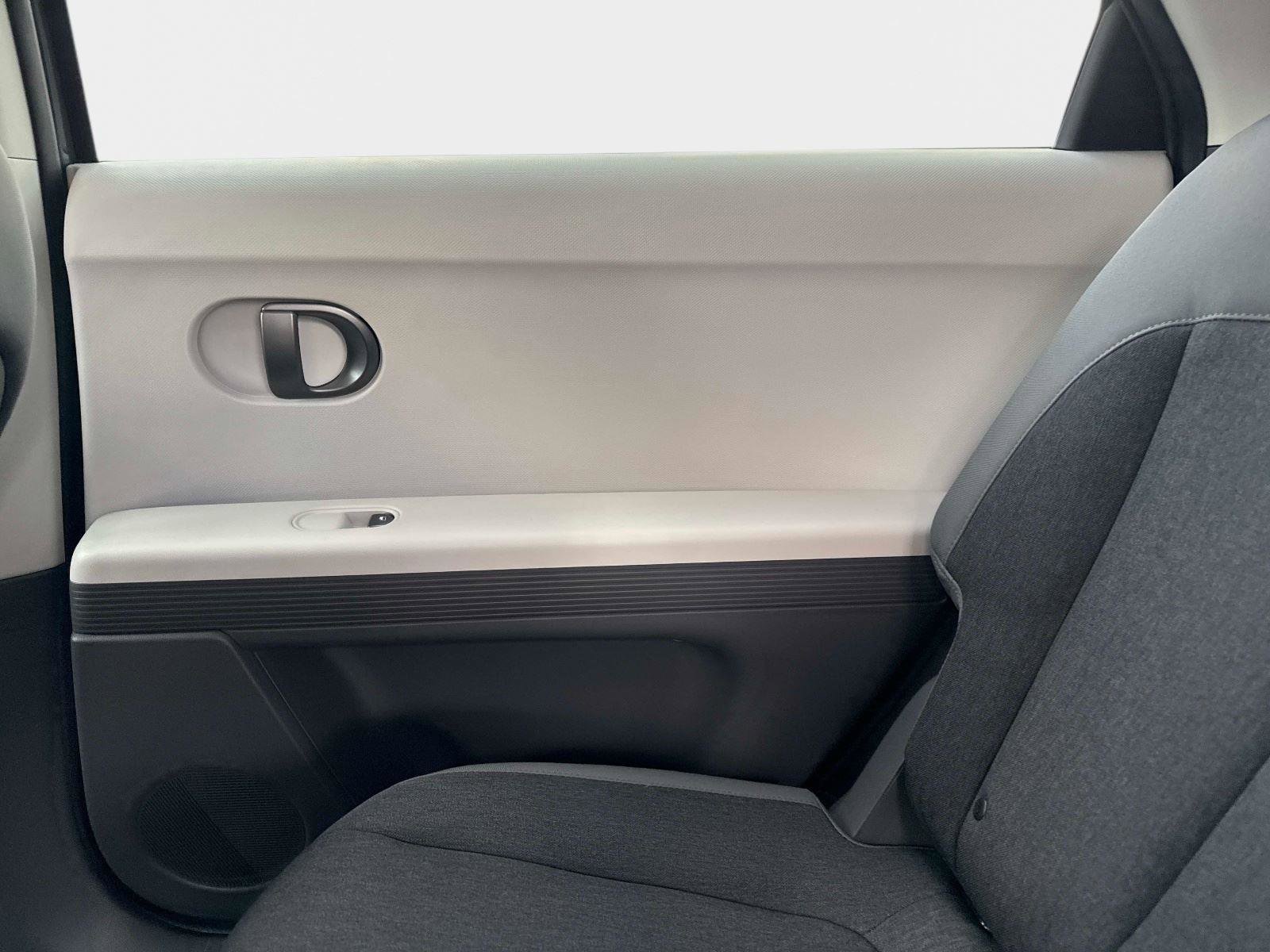 New 2026 Hyundai Ioniq 5 SE image 15