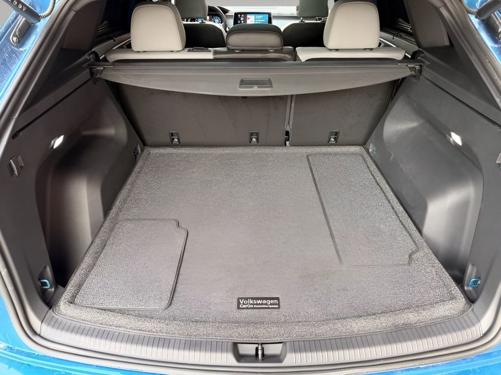 Used 2024 Volkswagen Atlas Cross Sport SEL R-Line image 18