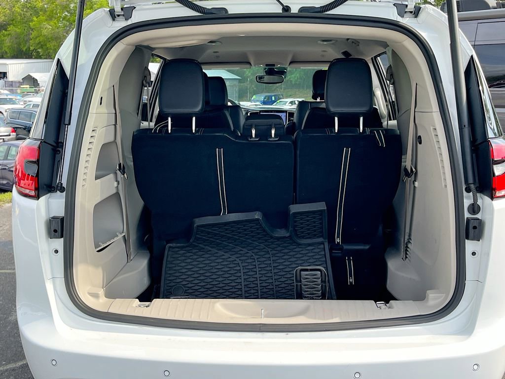 Certified 2024 Chrysler Pacifica Touring-L w/ Road Tripper Package FWD image 25