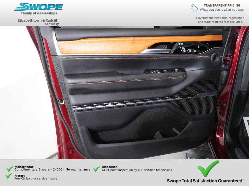 Used 2024 Jeep Grand Wagoneer Series III w/ Rear Seat Video Group 1 AWD/4WD image 14