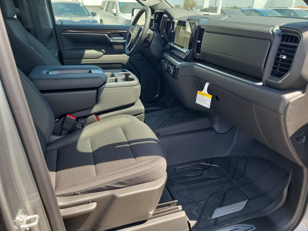 New 2026 Chevrolet Silverado 1500 LT w/ LPO, Dark Essentials Package RWD image 17