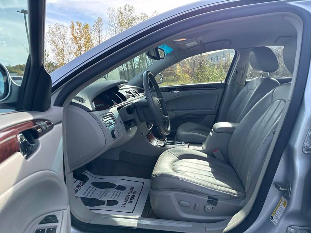 Used 2011 Buick Lucerne CXL FWD image 20