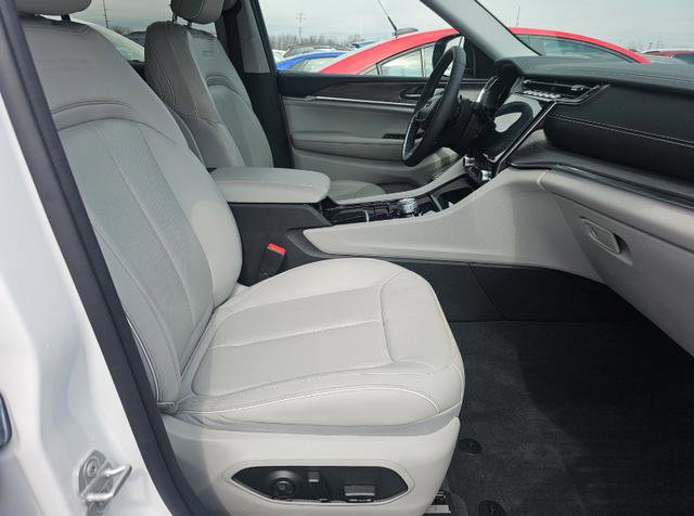 Used 2022 Jeep Grand Cherokee Overland image 11