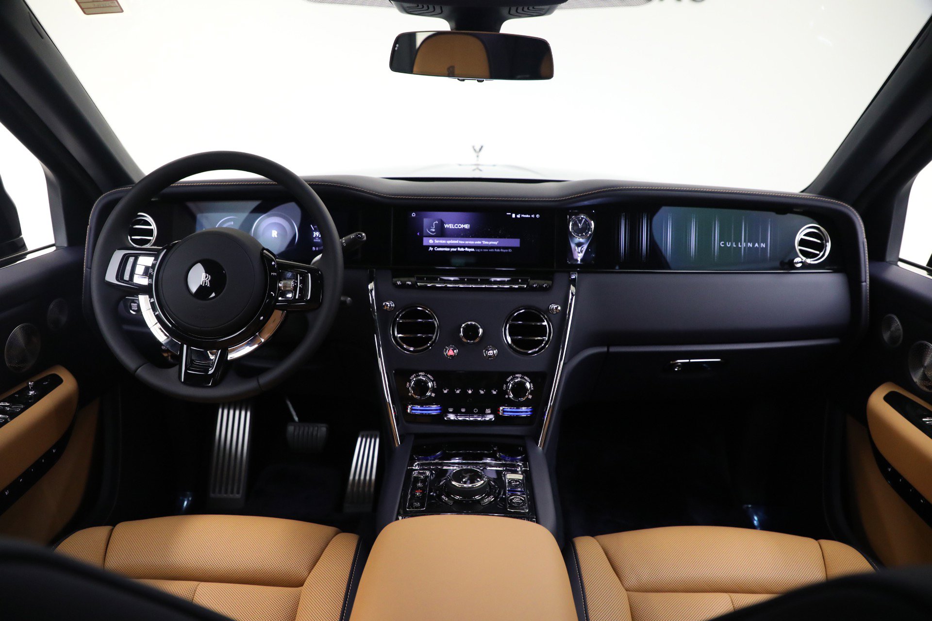 Used 2026 Rolls-Royce Cullinan image 4