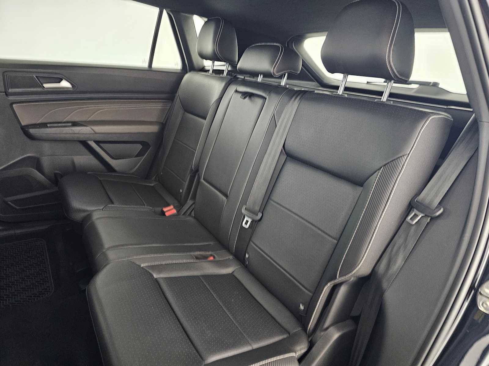 Used 2021 Volkswagen Atlas Cross Sport SE w/ Panoramic Sunroof Package FWD image 17