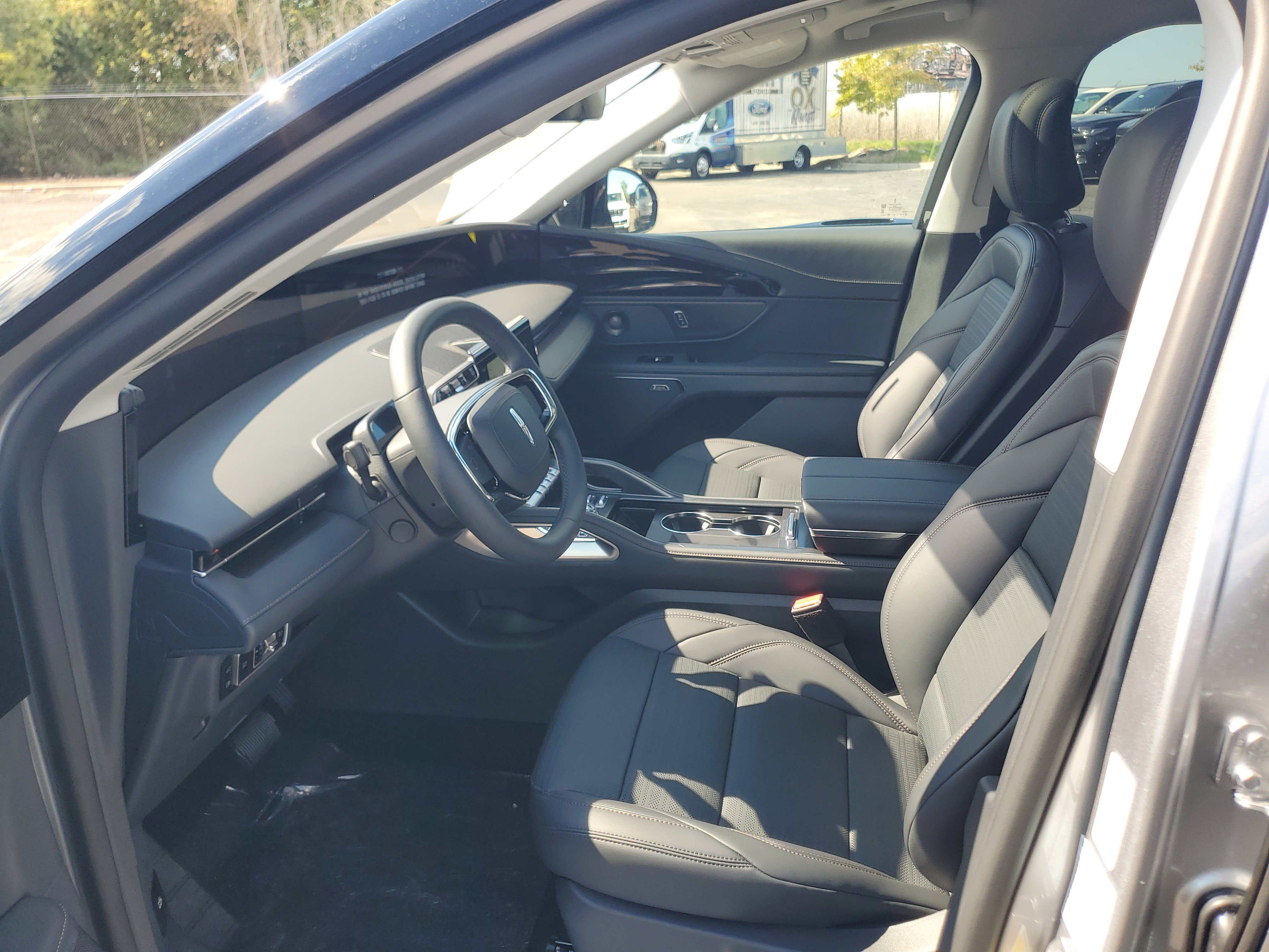 New 2026 Lincoln Nautilus Reserve w/ Jet Appearance Package AWD/4WD image 11