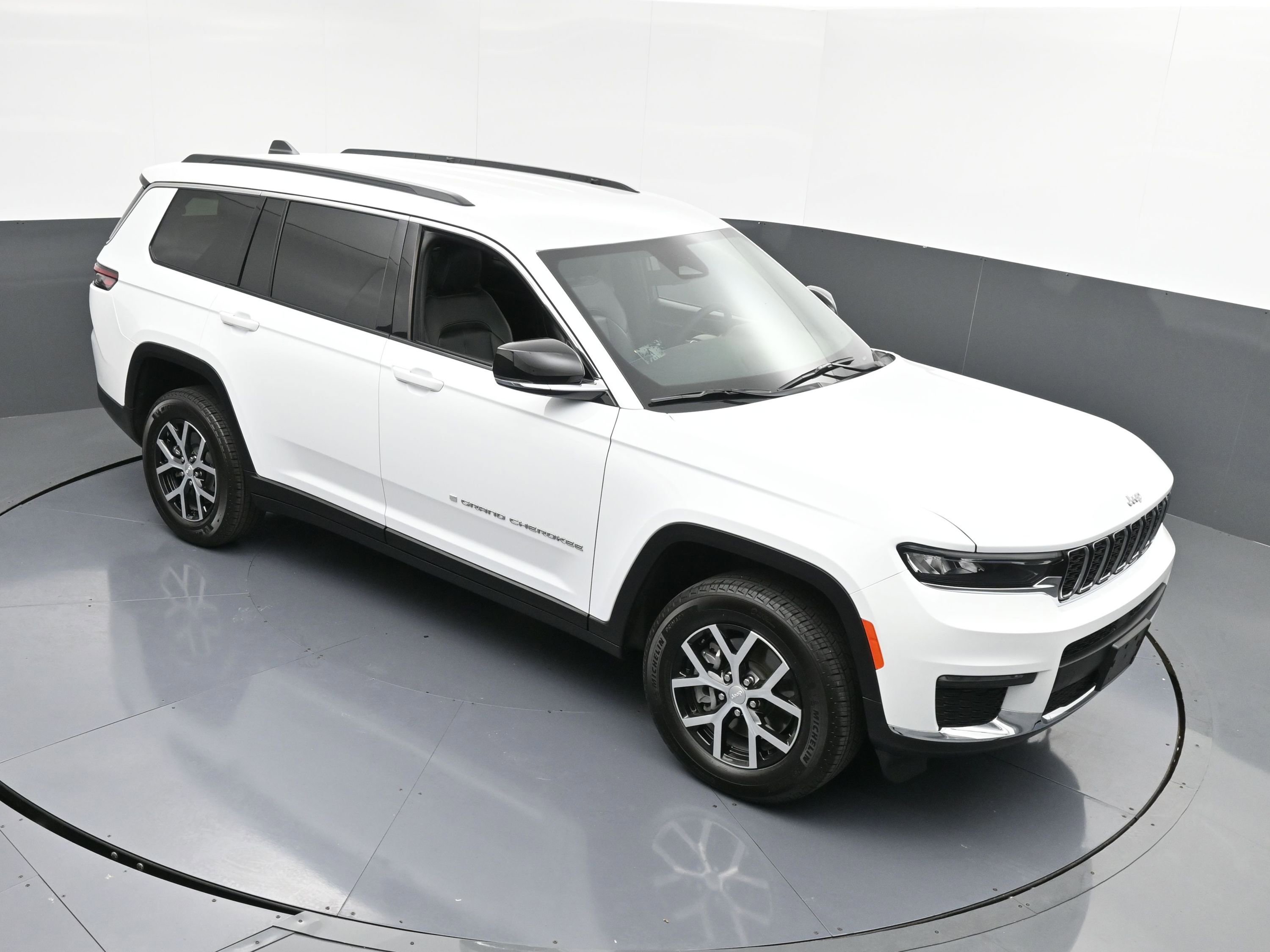 Used 2025 Jeep Grand Cherokee L Limited image 30