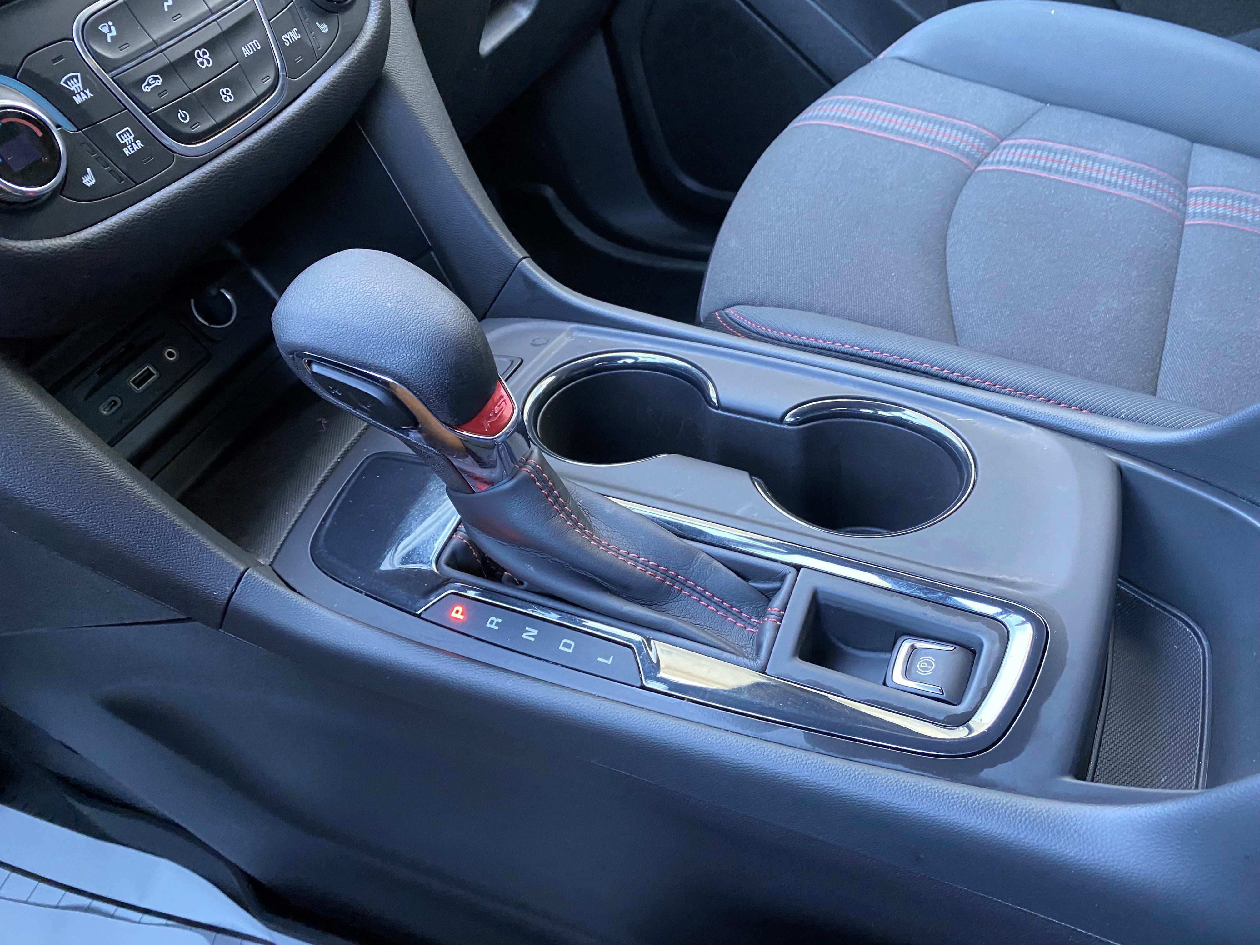 Used 2024 Chevrolet Equinox RS FWD image 29