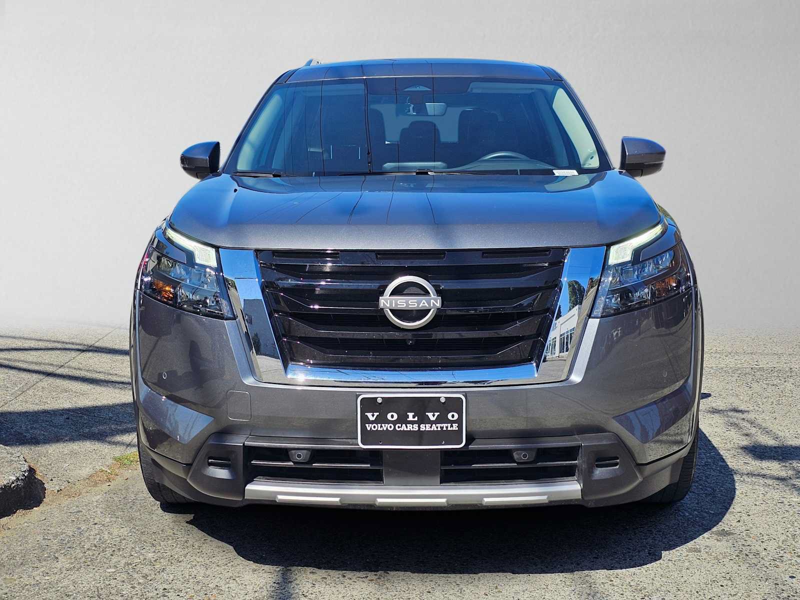 Used 2025 Nissan Pathfinder SL AWD/4WD image 8