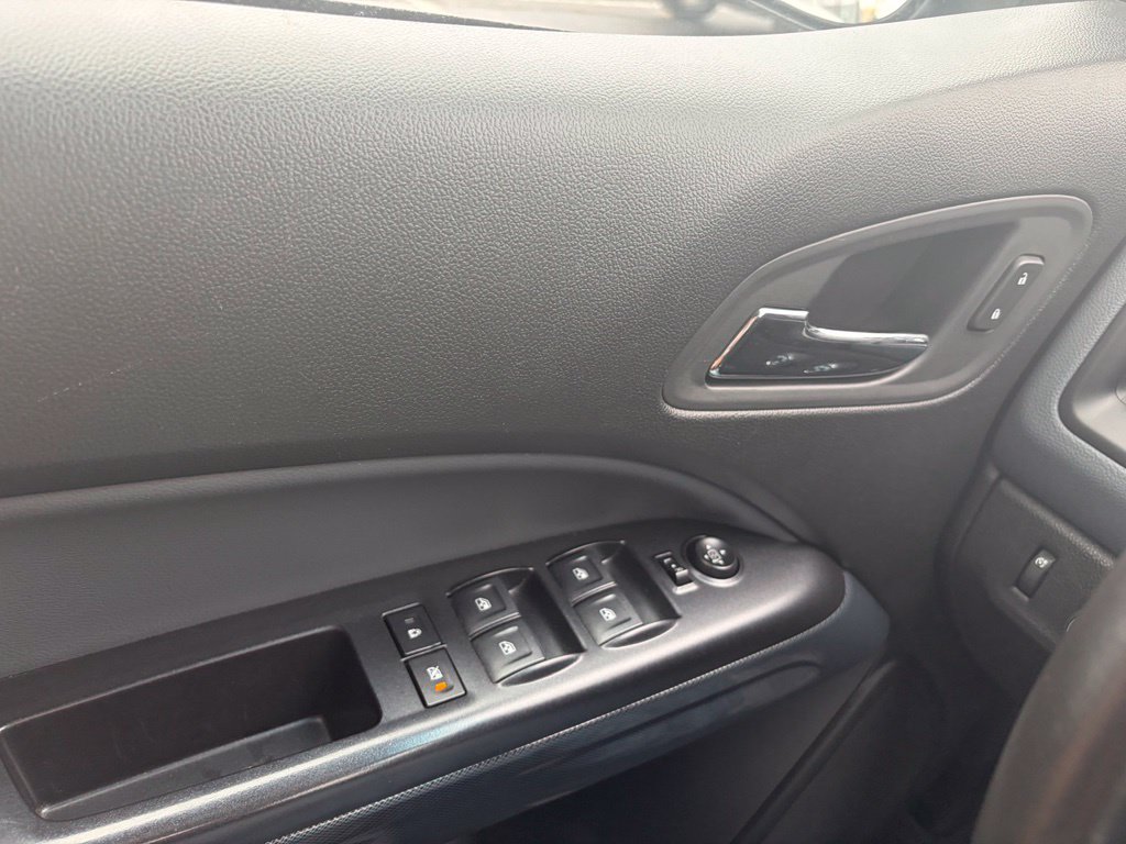 Used 2019 Chevrolet Colorado Z71 AWD/4WD image 12