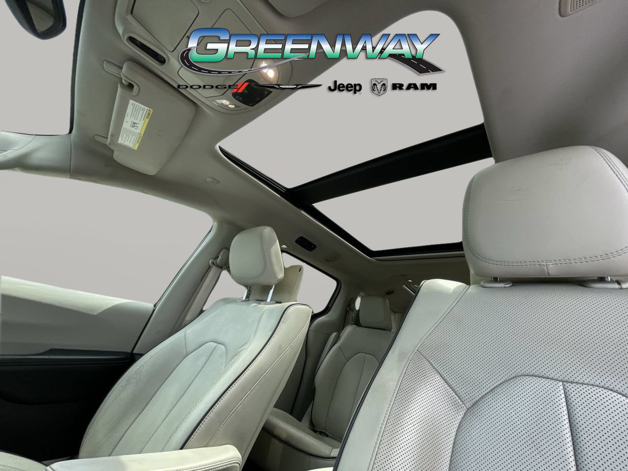 Used 2017 Chrysler Pacifica Platinum FWD image 23