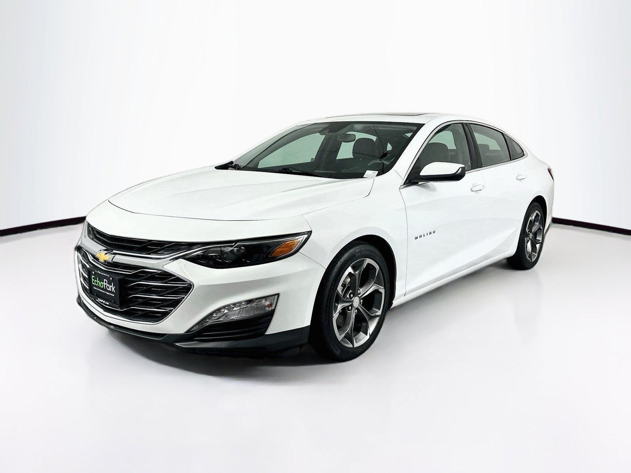 Used 2022 Chevrolet Malibu LT FWD image 3