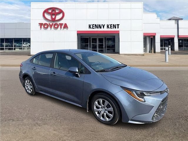 Used 2026 Toyota Corolla LE FWD image 1