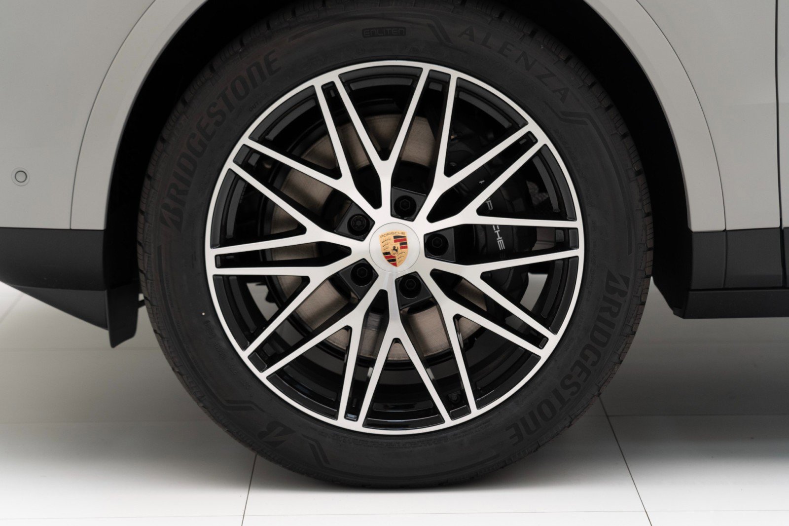 New 2025 Porsche Cayenne image 12