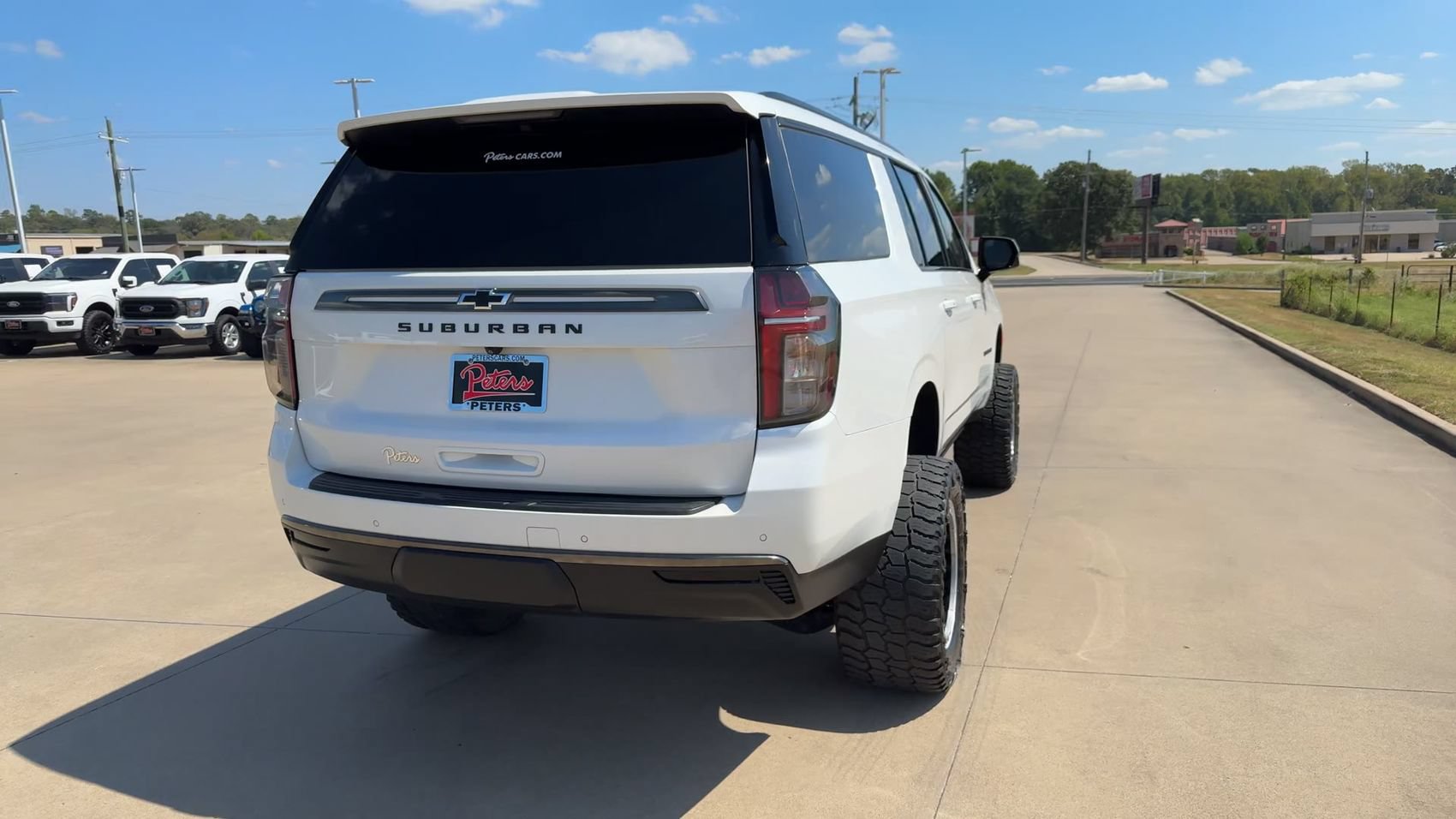 Used 2022 Chevrolet Suburban Z71 w/ Luxury Package AWD/4WD image 8
