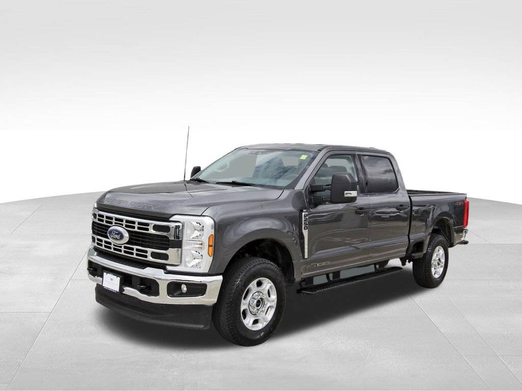Used 2025 Ford F250 XLT image 2