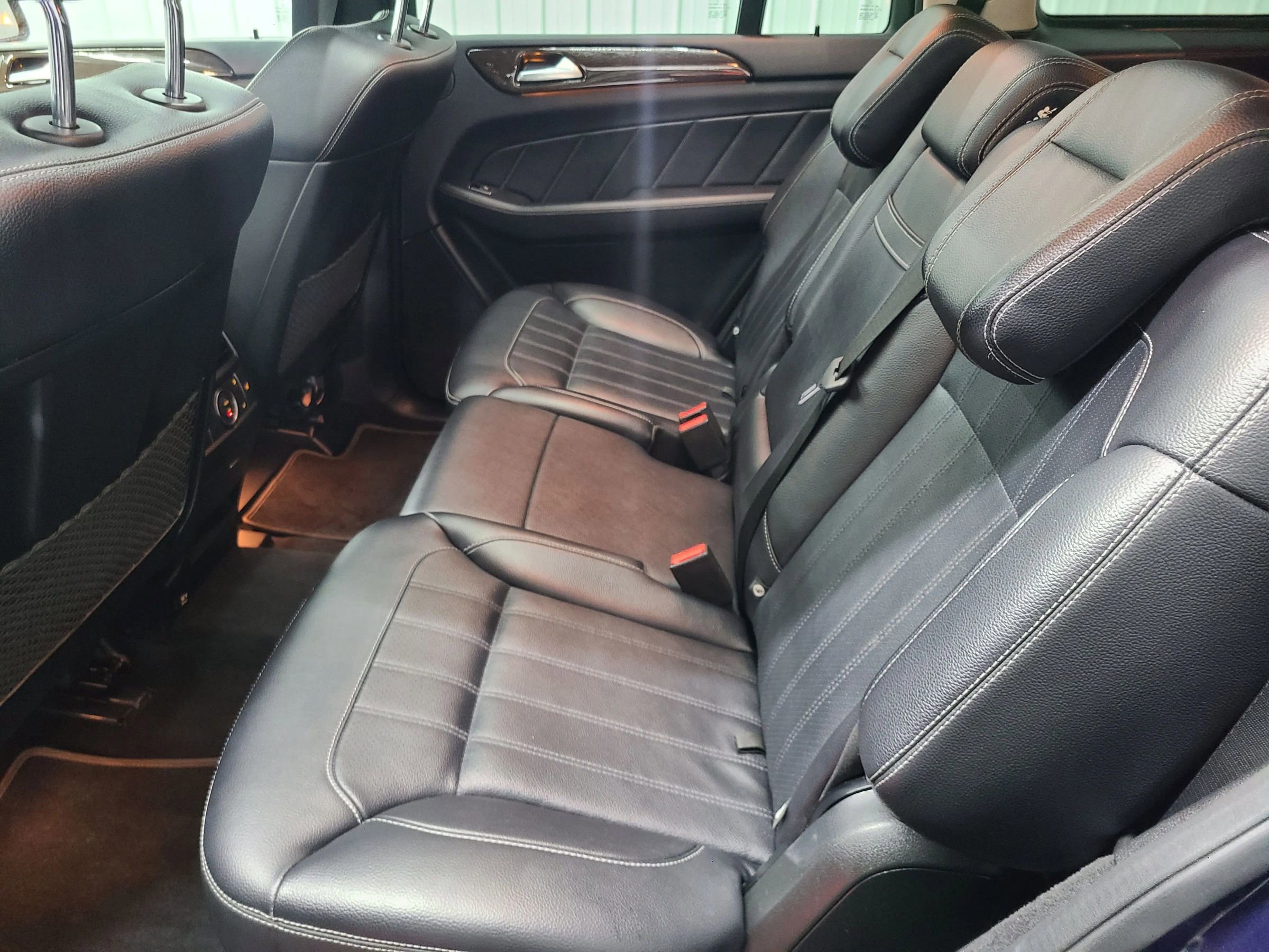 Used 2016 Mercedes-Benz GL 320 BlueTEC 4MATIC w/ Premium I Package image 39