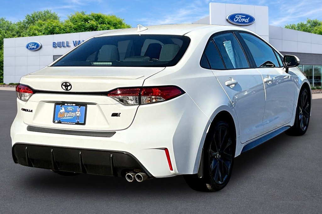 Used 2024 Toyota Corolla SE w/ SE Convenience Package FWD image 6