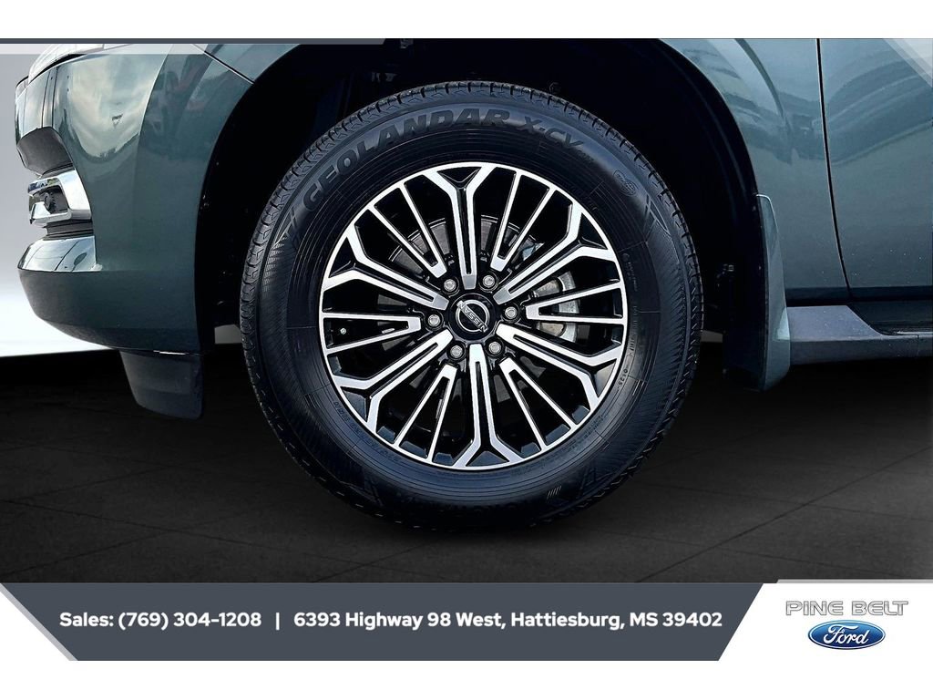 Used 2025 Nissan Armada SL image 7