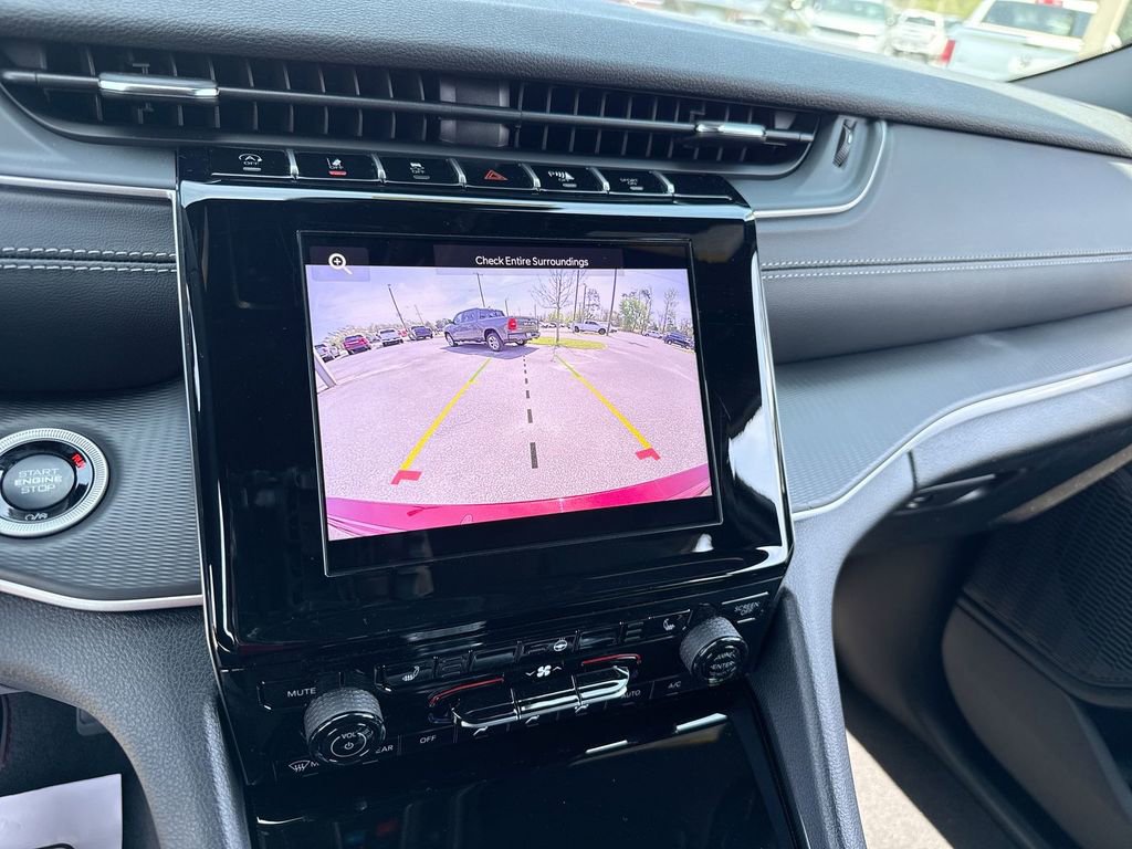 New 2026 Jeep Grand Cherokee Laredo X image 25