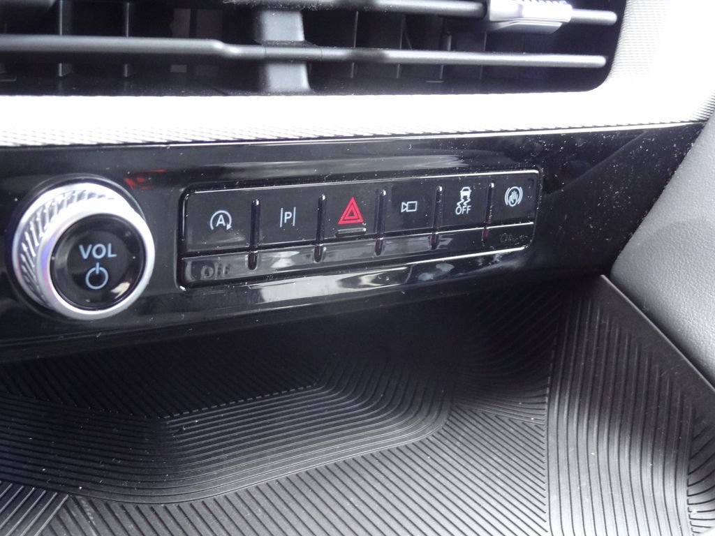 Used 2026 Ford Explorer Active AWD/4WD image 31
