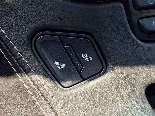 Used 2019 Chevrolet Suburban LT AWD/4WD image 16