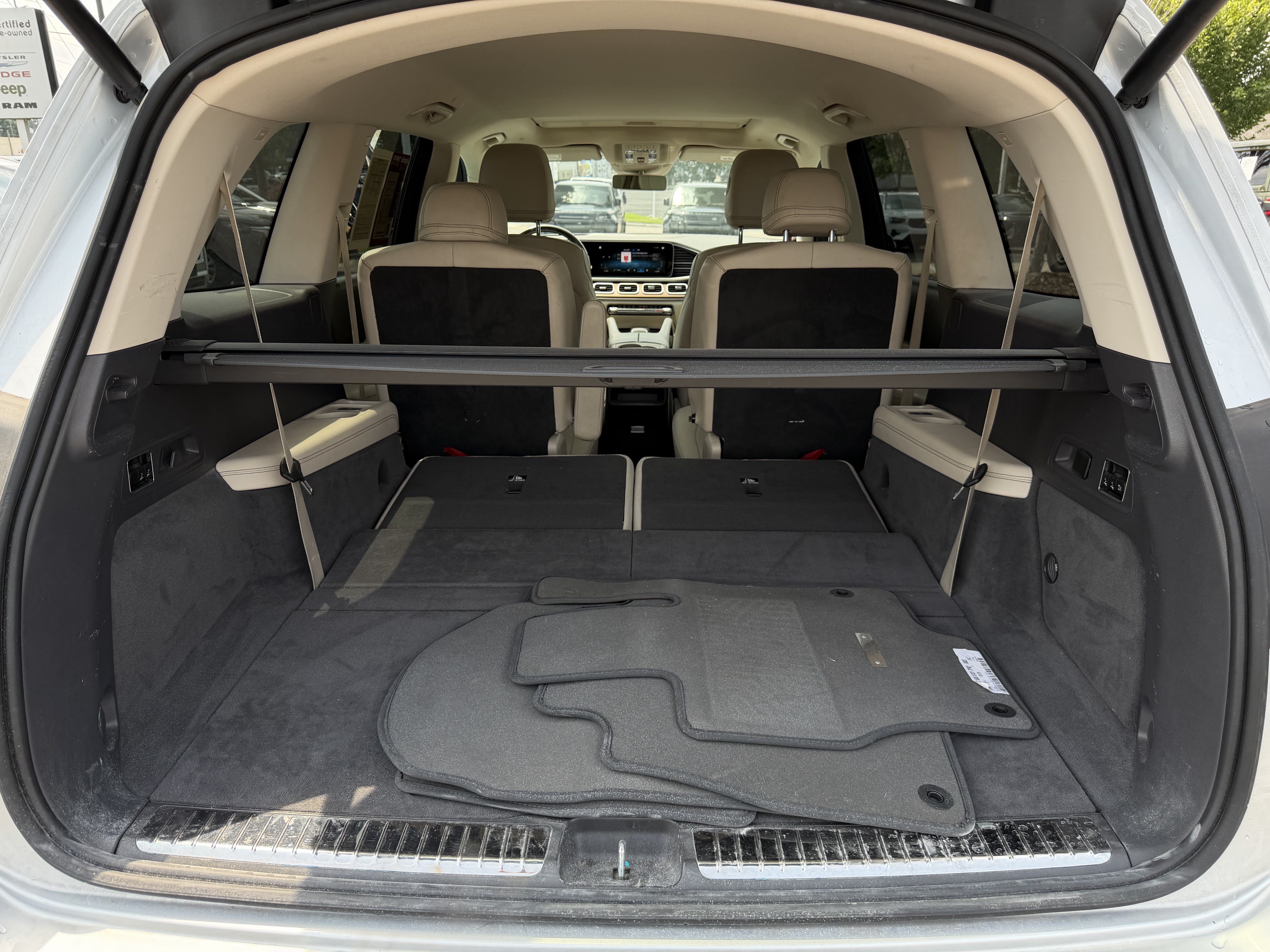 Used 2020 Mercedes-Benz GLS 450 4MATIC image 38