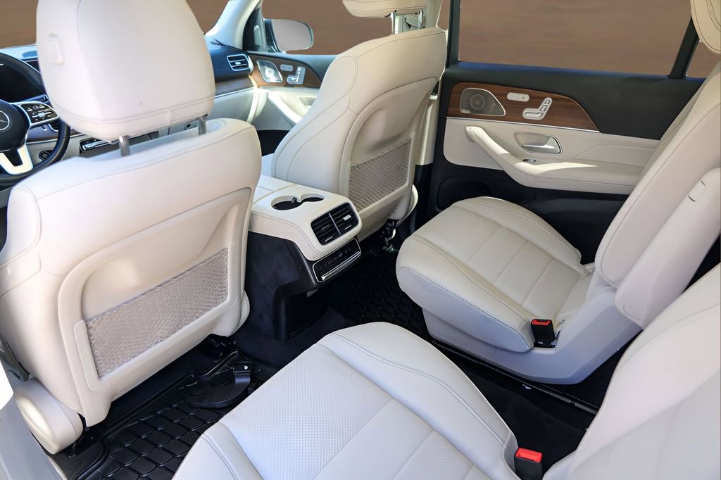 Used 2023 Mercedes-Benz GLS 450 4MATIC image 28