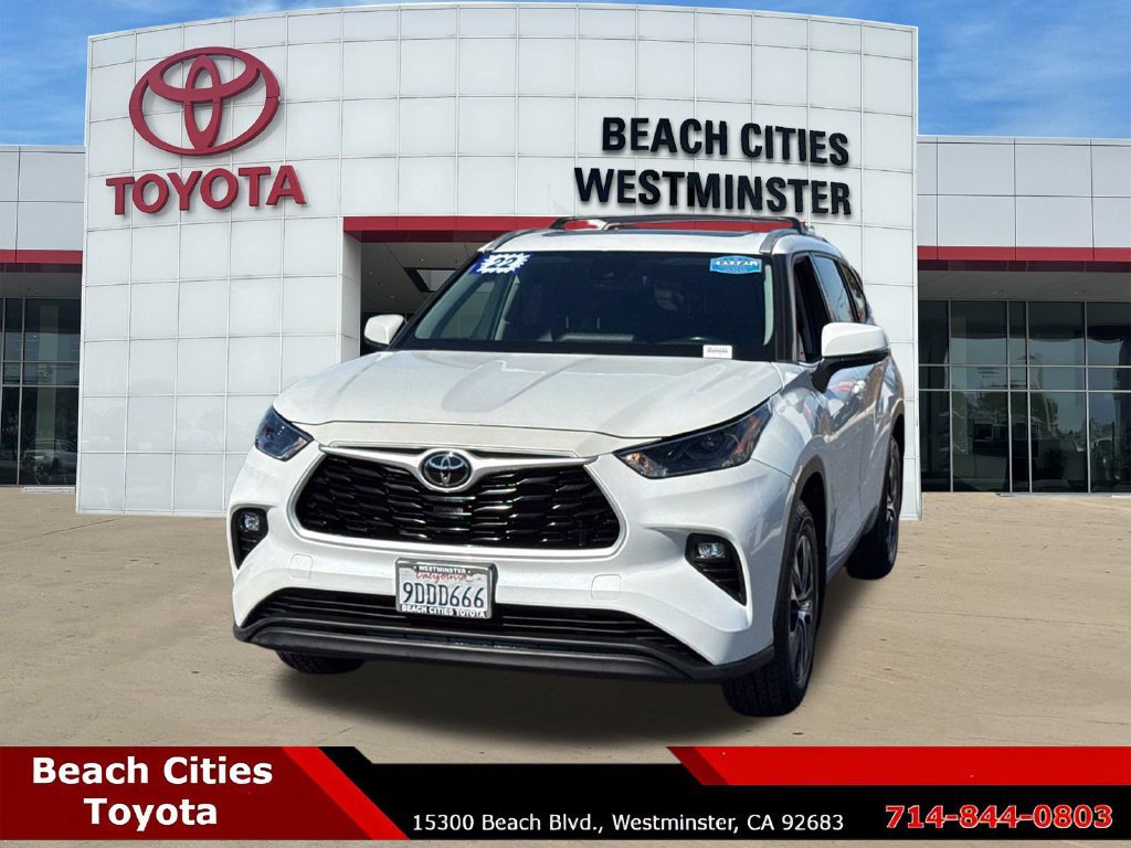 Used 2022 Toyota Highlander XLE FWD image 5