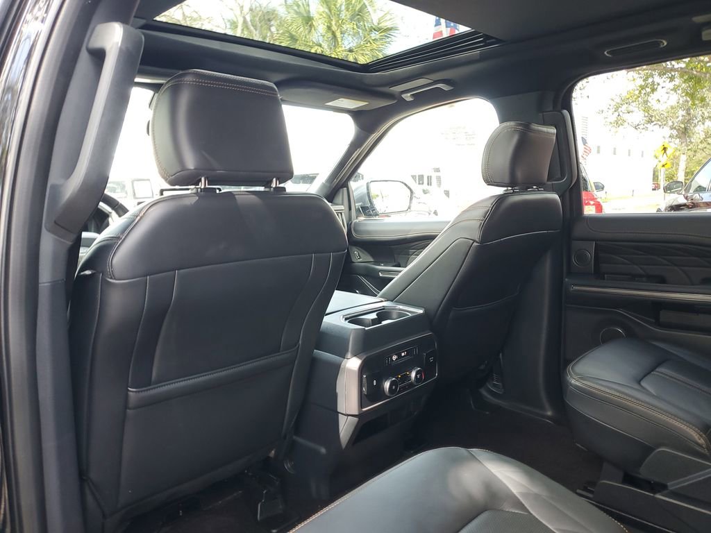 Used 2023 Ford Expedition Max Platinum image 11