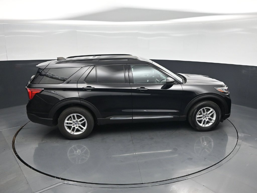 Used 2025 Ford Explorer Active AWD/4WD image 42