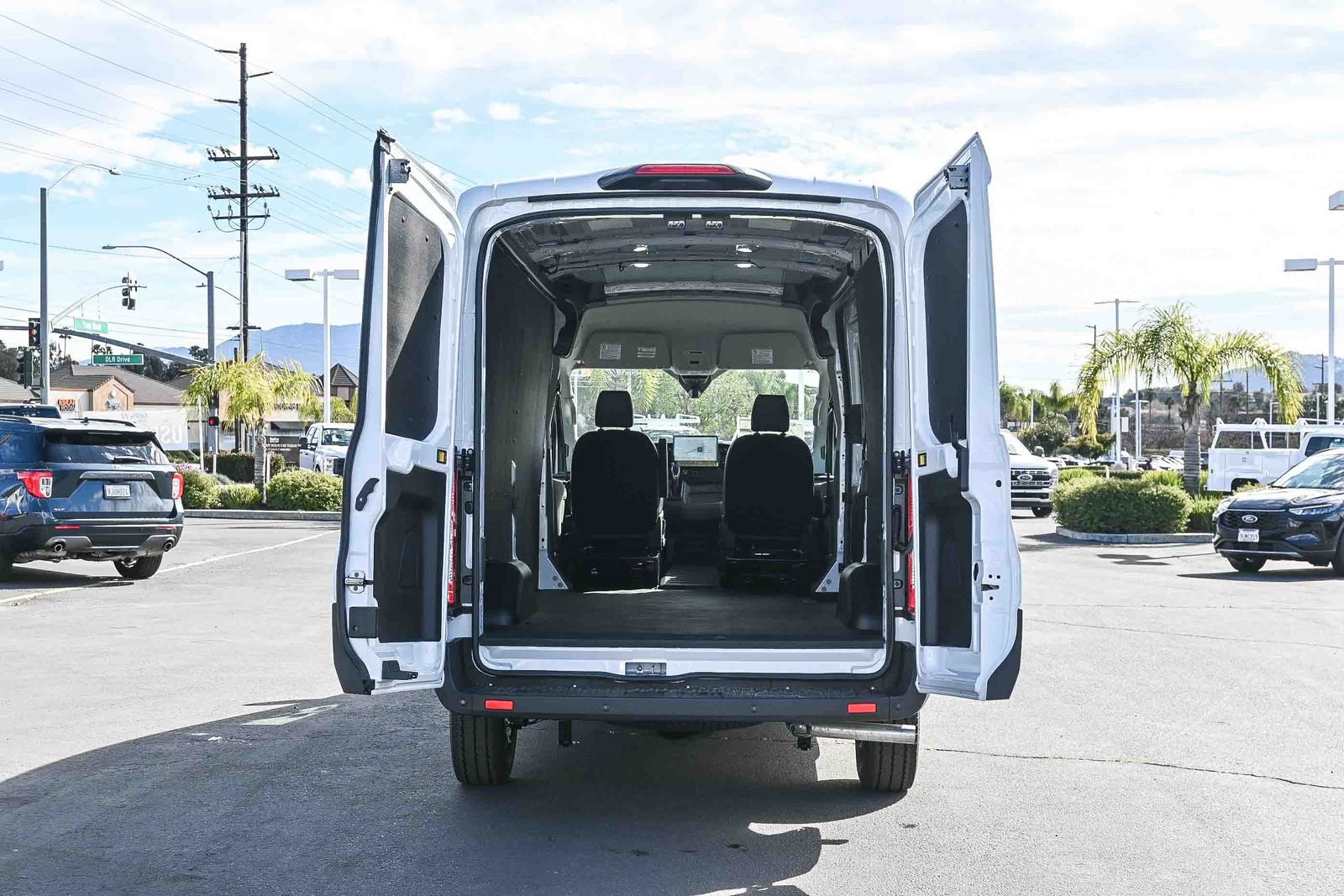 New 2026 Ford Transit 250 148 Medium Roof w/ Load Area Protection Package RWD image 8