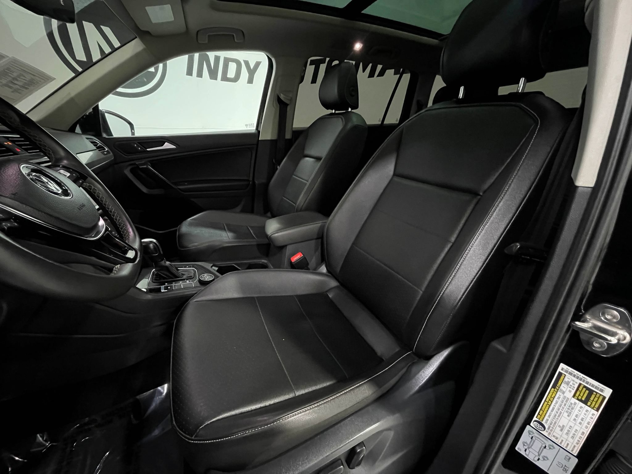 Used 2021 Volkswagen Tiguan SEL AWD/4WD image 14