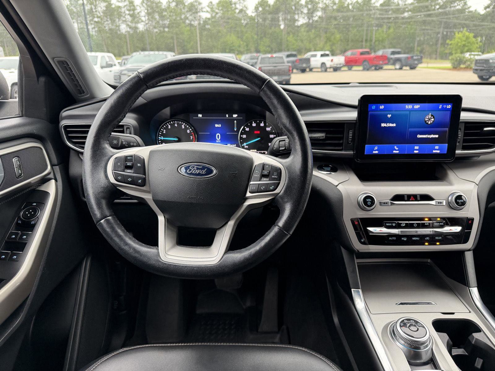 Used 2023 Ford Explorer XLT w/ Equipment Group 202A AWD/4WD image 8