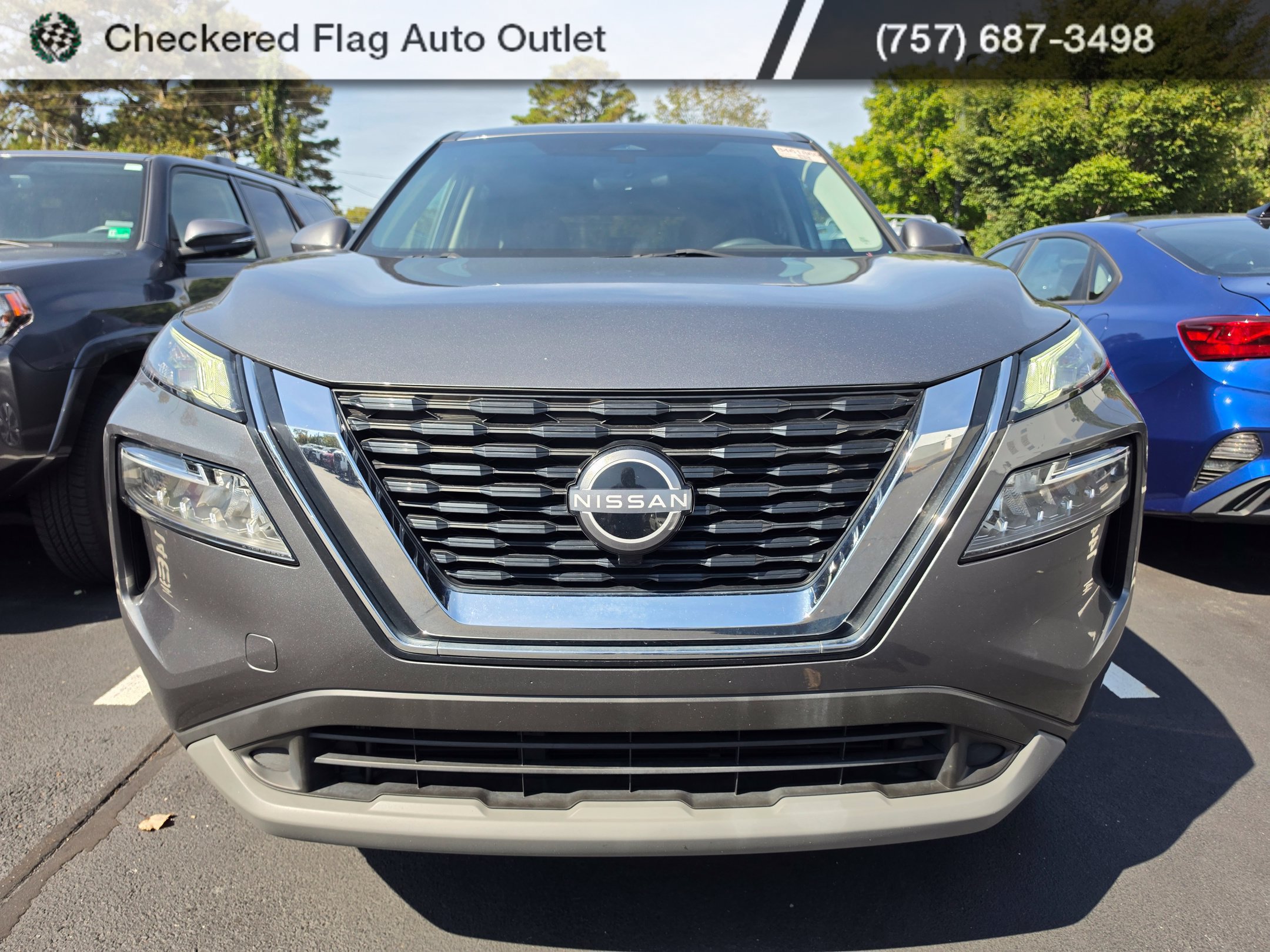 Used 2023 Nissan Rogue SV AWD/4WD image 2