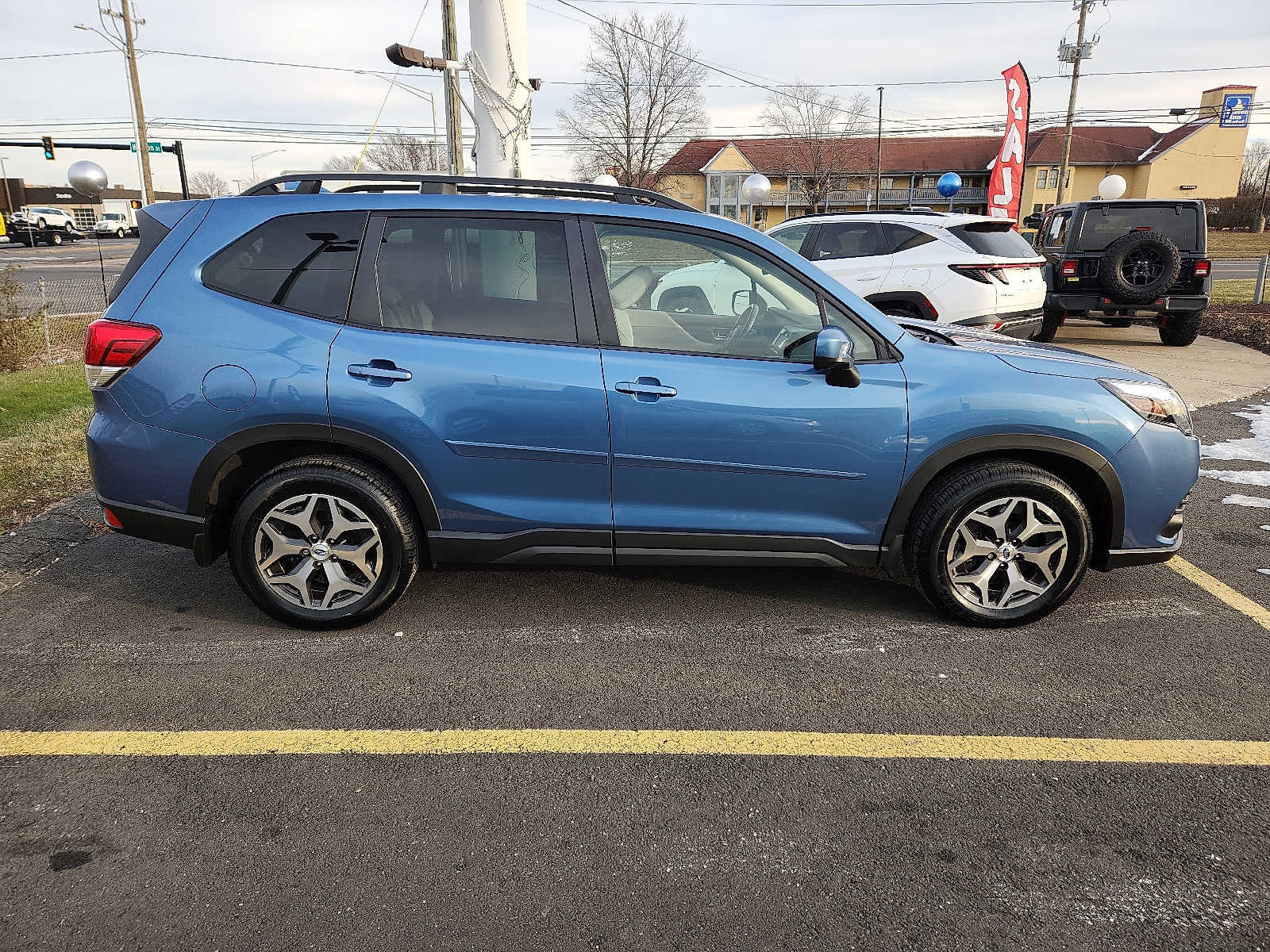 Used 2022 Subaru Forester Premium image 7