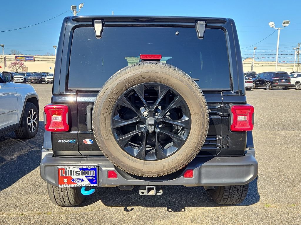 Used 2022 Jeep Wrangler Unlimited Sahara w/ Cold Weather Group image 5