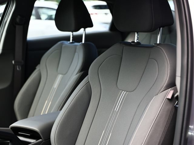 Used 2025 Hyundai Elantra Sport FWD image 20
